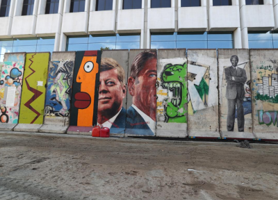 سقوط دیوار برلین 30 ساله شد، سوغاتی برلین: یک قطعه از دیوار (