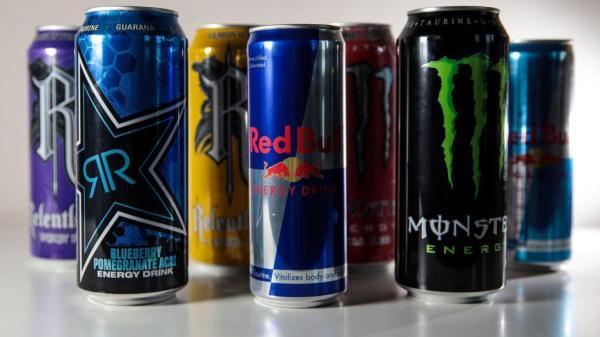 چهار ضرر نوشیدنی های انرژی زا برای نوجوانان