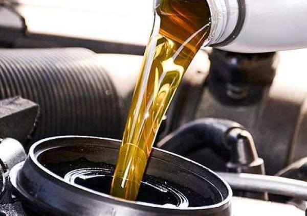 بحران جهانی روغن موتور؛ چرا غول های خودروسازی در خطر هستند؟